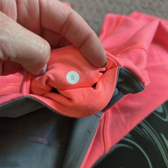 Lululemon - Coral/ Pink Leggings - Picture 5 of 6